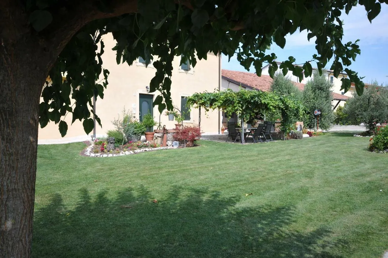 Lantgård Agriturismo Corte Albarel Castelnuovo del Garda Italien