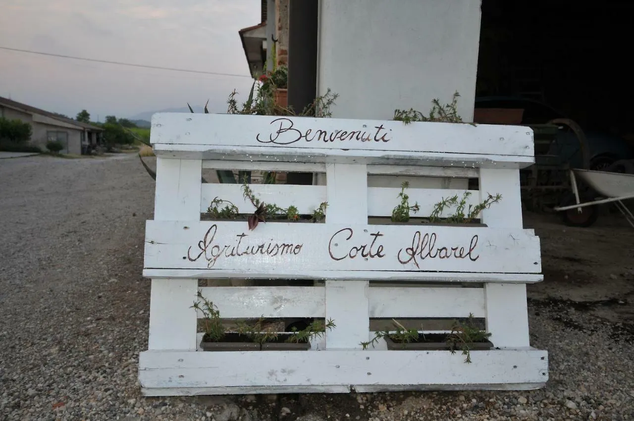 Agriturismo Corte Albarel Castelnuovo del Garda Séjour à la ferme
